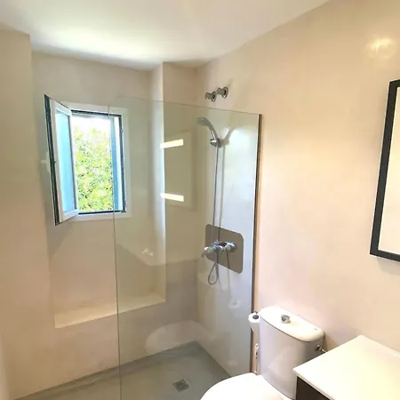 فيلة Tres Menorca كالا ان بوسش