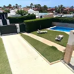 Tres Menorca فيلة كالا ان بوسش